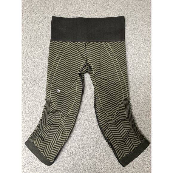 Lululemon Leggings Womens 4 black green Cropped In The Flow Ruched Seamless 17" - Picture 3 of 7